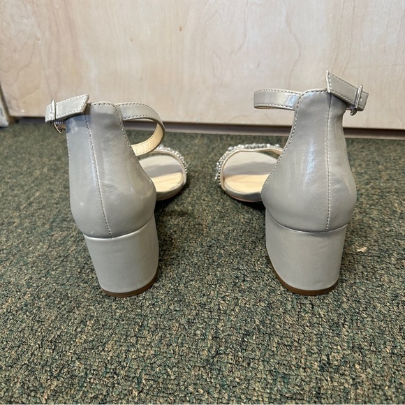 Betsey Johnson sz 8 wide 8W embellished toe strap block heel sandal formal party - Picture 5 of 12